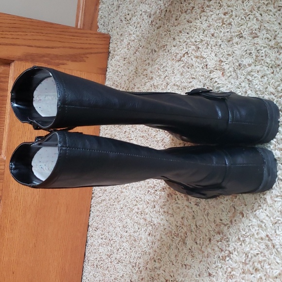 Riding boots, girls size 4. - Picture 4 of 7